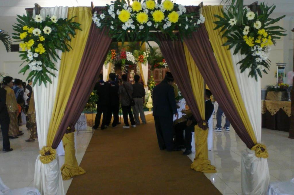 King Hotel Wates  Εξωτερικό φωτογραφία