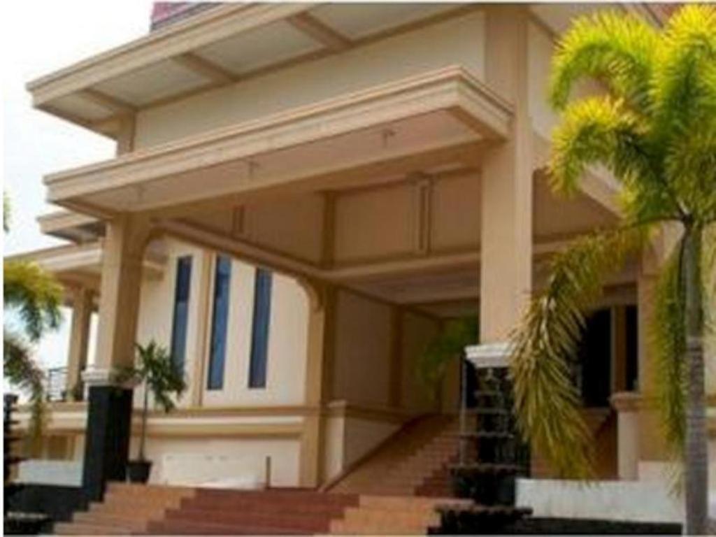 King Hotel Wates  Εξωτερικό φωτογραφία